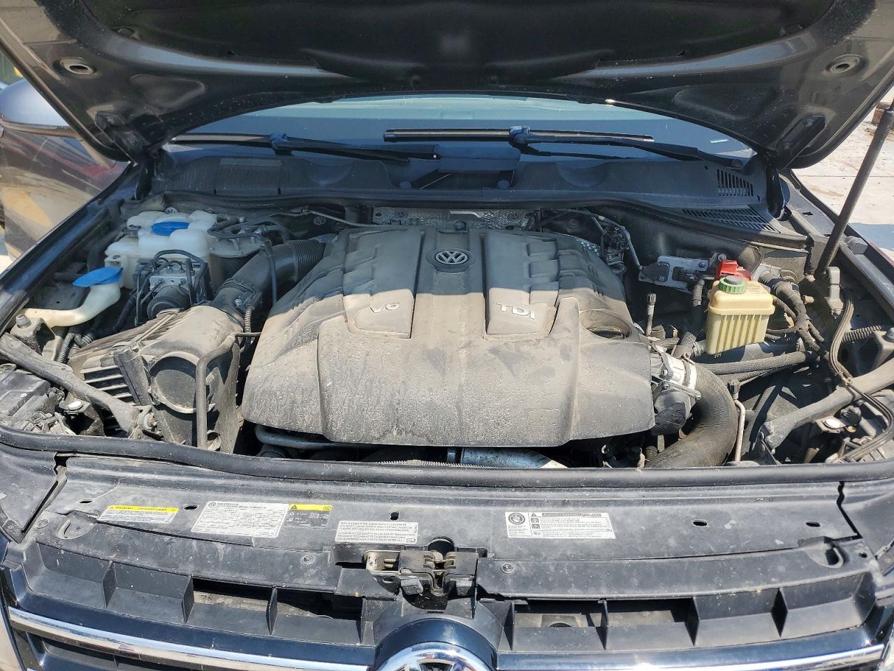 2014 Volkswagen Touareg Tdi Gray vin: WVGDP9BP0ED013225