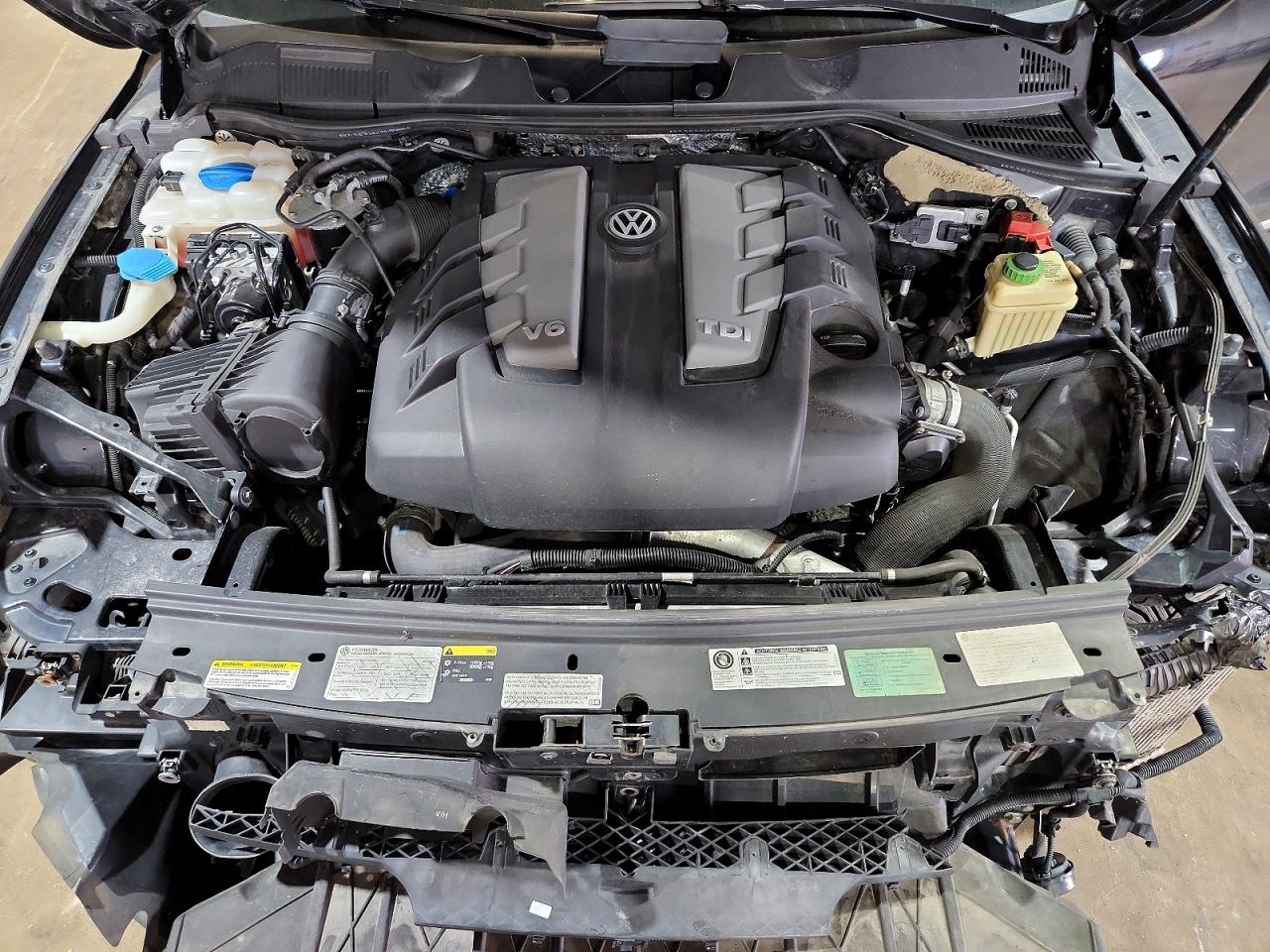 2014 Volkswagen Touareg Tdi Black vin: WVGDP9BP2ED005031
