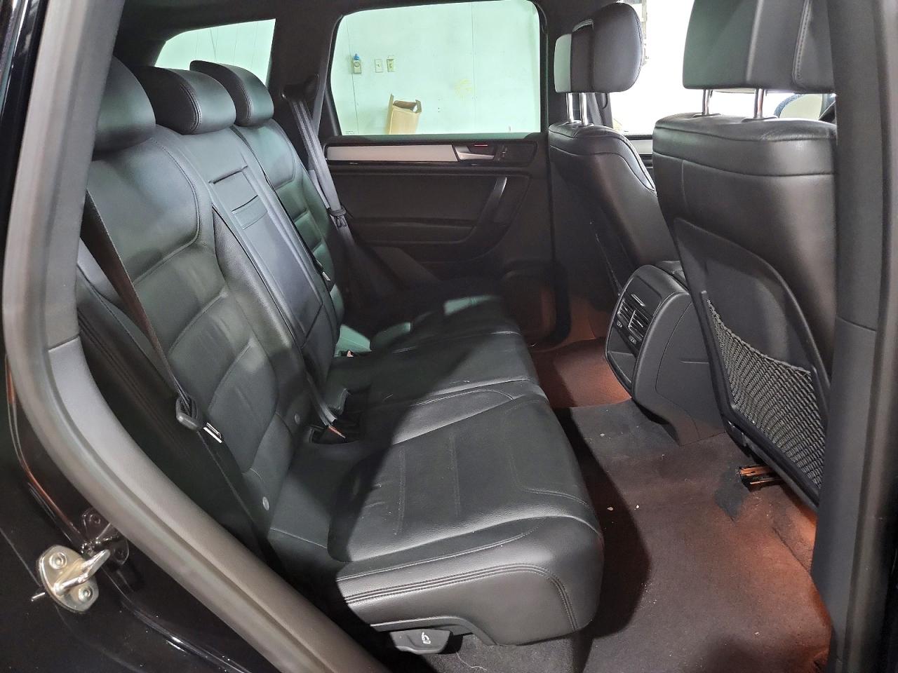 2014 Volkswagen Touareg Tdi Black vin: WVGDP9BP2ED005031