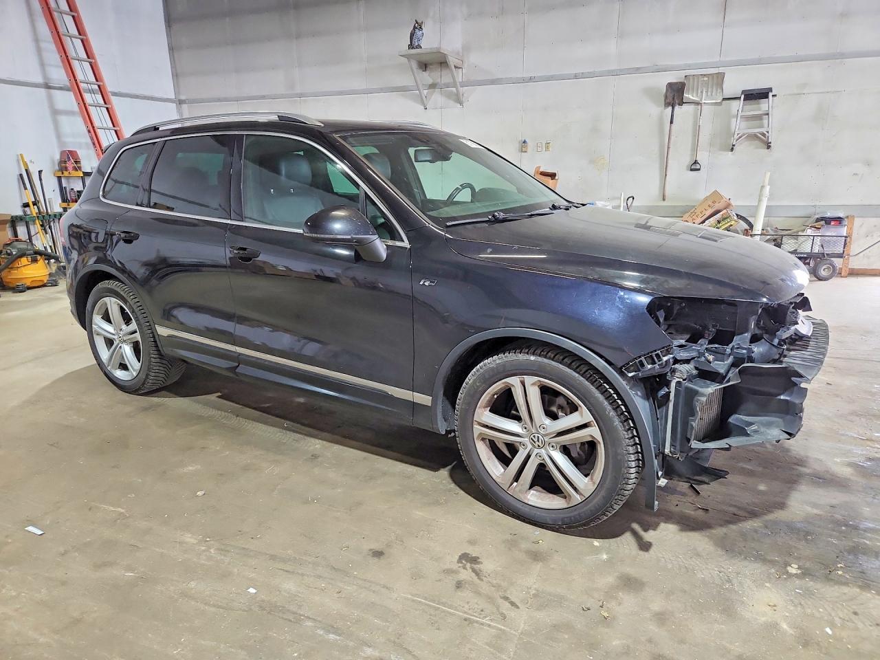 2014 Volkswagen Touareg Tdi Black vin: WVGDP9BP2ED005031