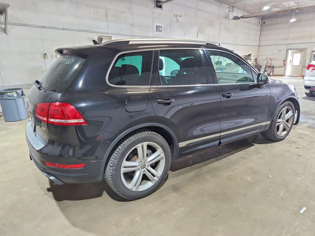 2014 Volkswagen Touareg Tdi Black vin: WVGDP9BP2ED005031