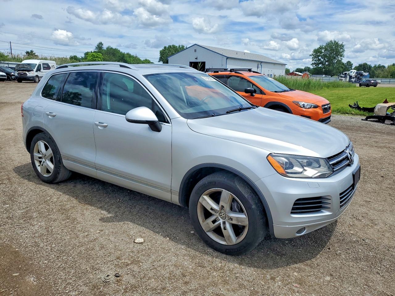 2013 Volkswagen Touareg Silver vin: WVGEF9BP0DD013795
