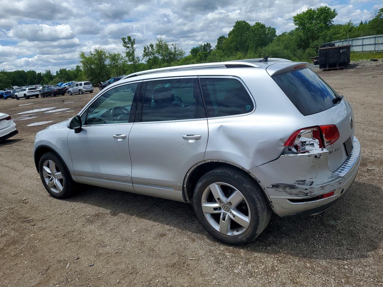 2013 Volkswagen Touareg Silver vin: WVGEF9BP0DD013795