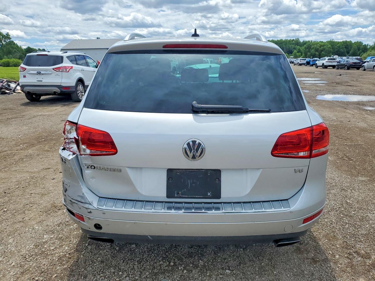 2013 Volkswagen Touareg Silver vin: WVGEF9BP0DD013795
