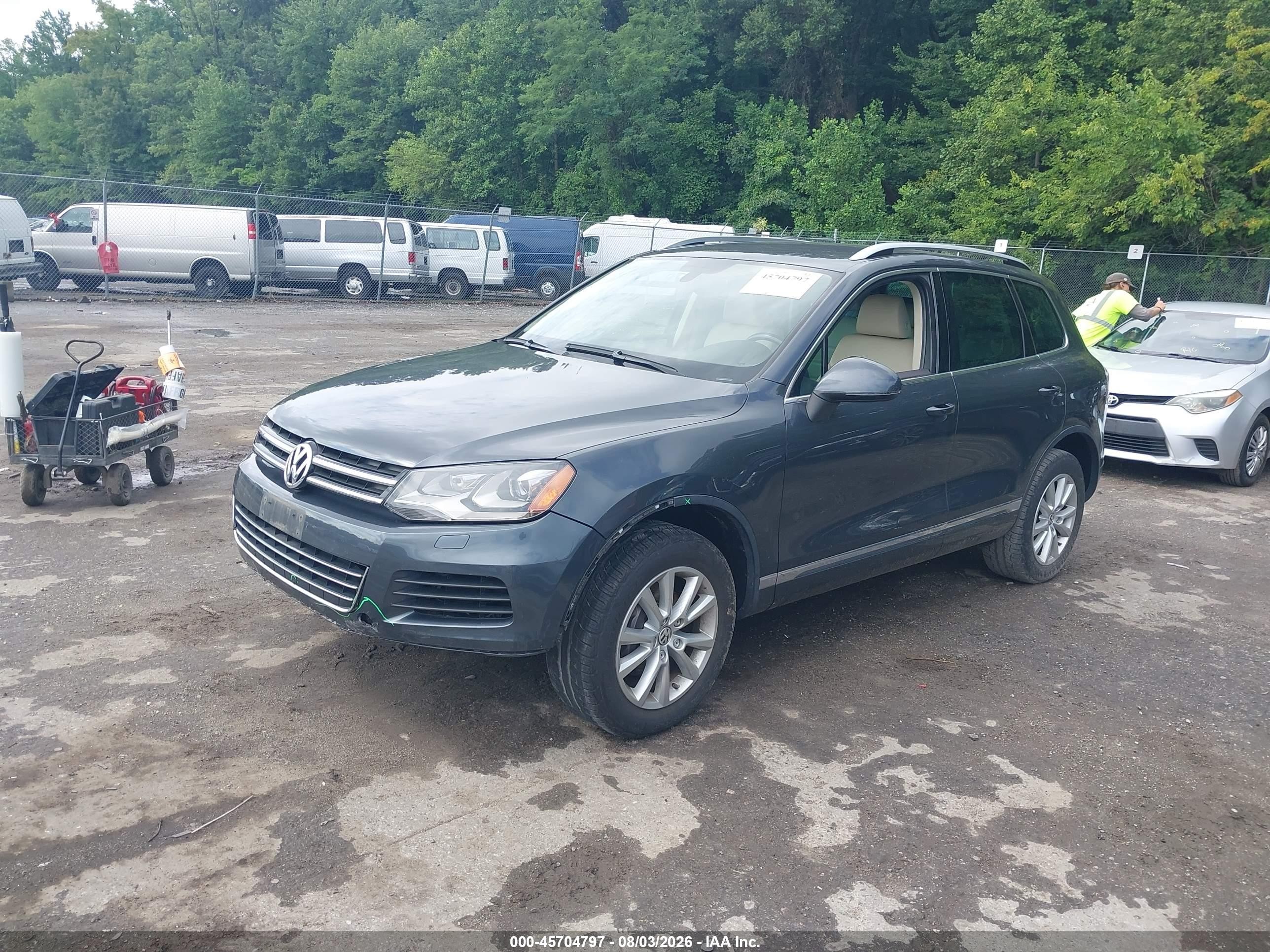 2014 Volkswagen Touareg 3.6l Sport Серый vin: WVGEF9BP0ED001762