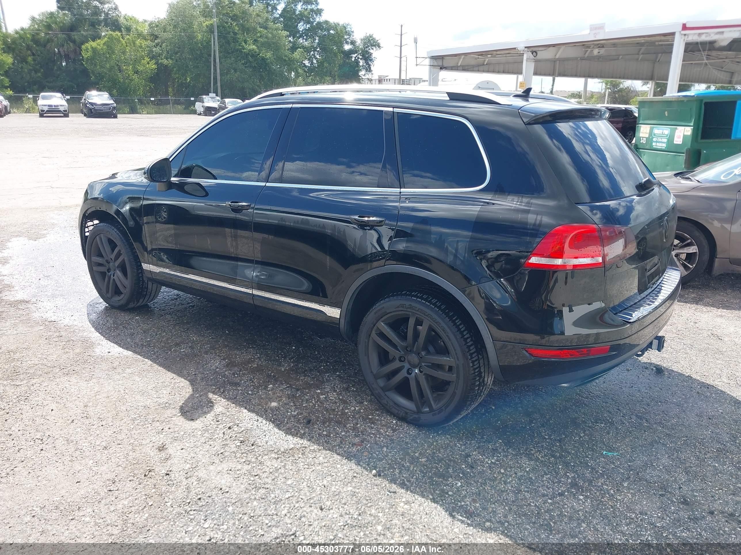 2014 Volkswagen Touareg 3.6l Lux Black vin: WVGEF9BP0ED008548