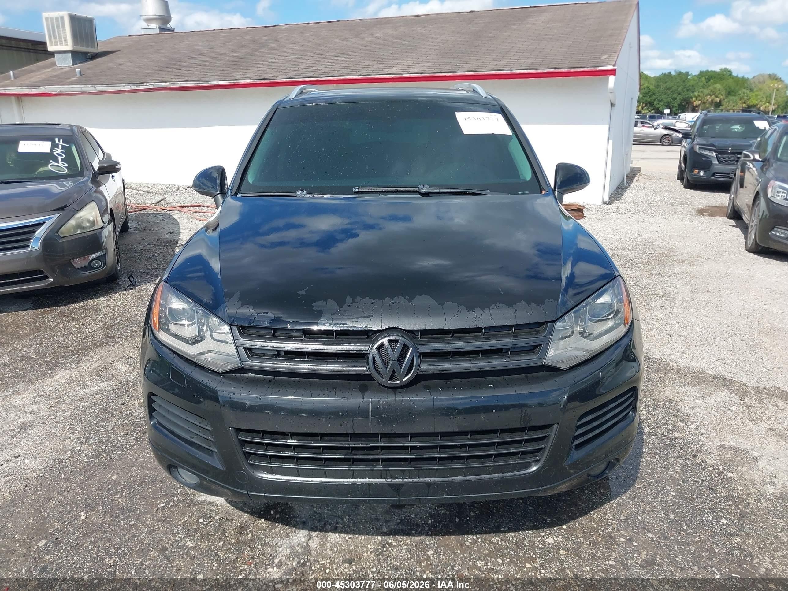 2014 Volkswagen Touareg 3.6l Lux Black vin: WVGEF9BP0ED008548