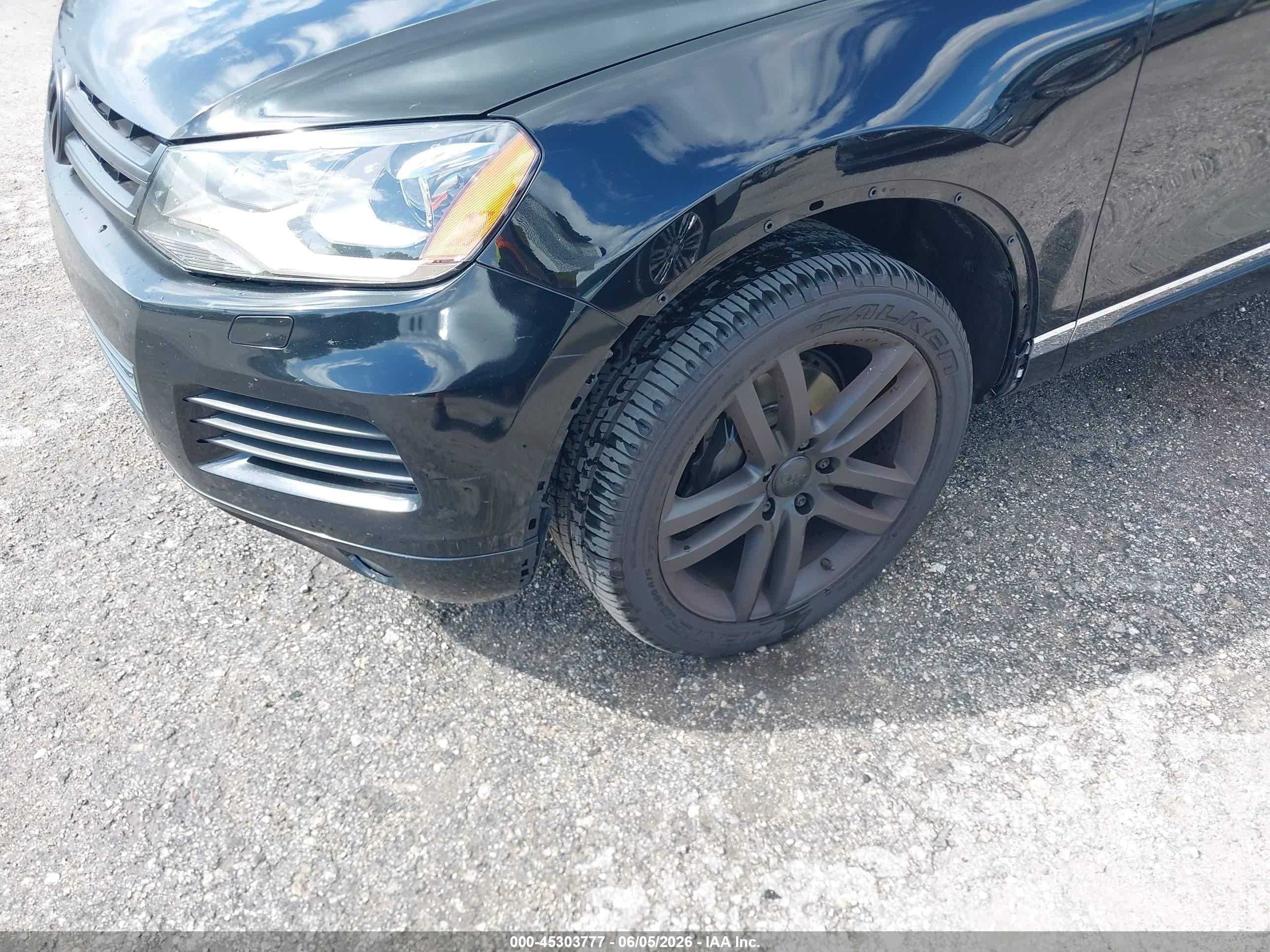 2014 Volkswagen Touareg 3.6l Lux Black vin: WVGEF9BP0ED008548