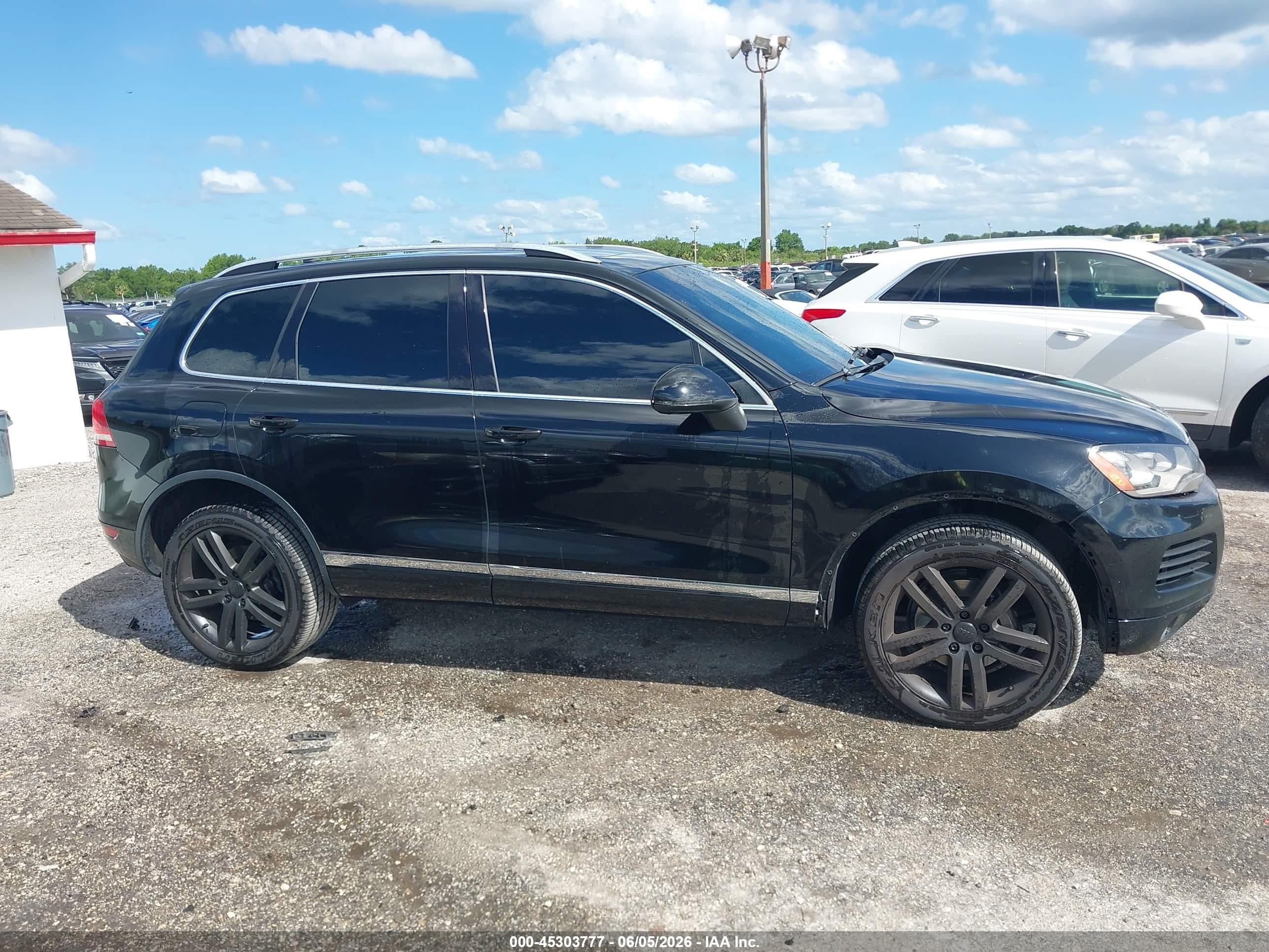 2014 Volkswagen Touareg 3.6l Lux Black vin: WVGEF9BP0ED008548
