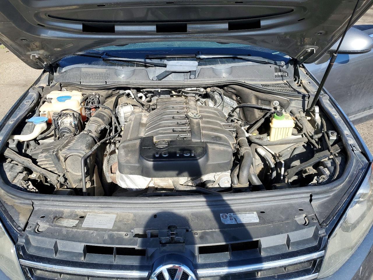 2014 Volkswagen Touareg V6 Серый vin: WVGEF9BP0ED013054