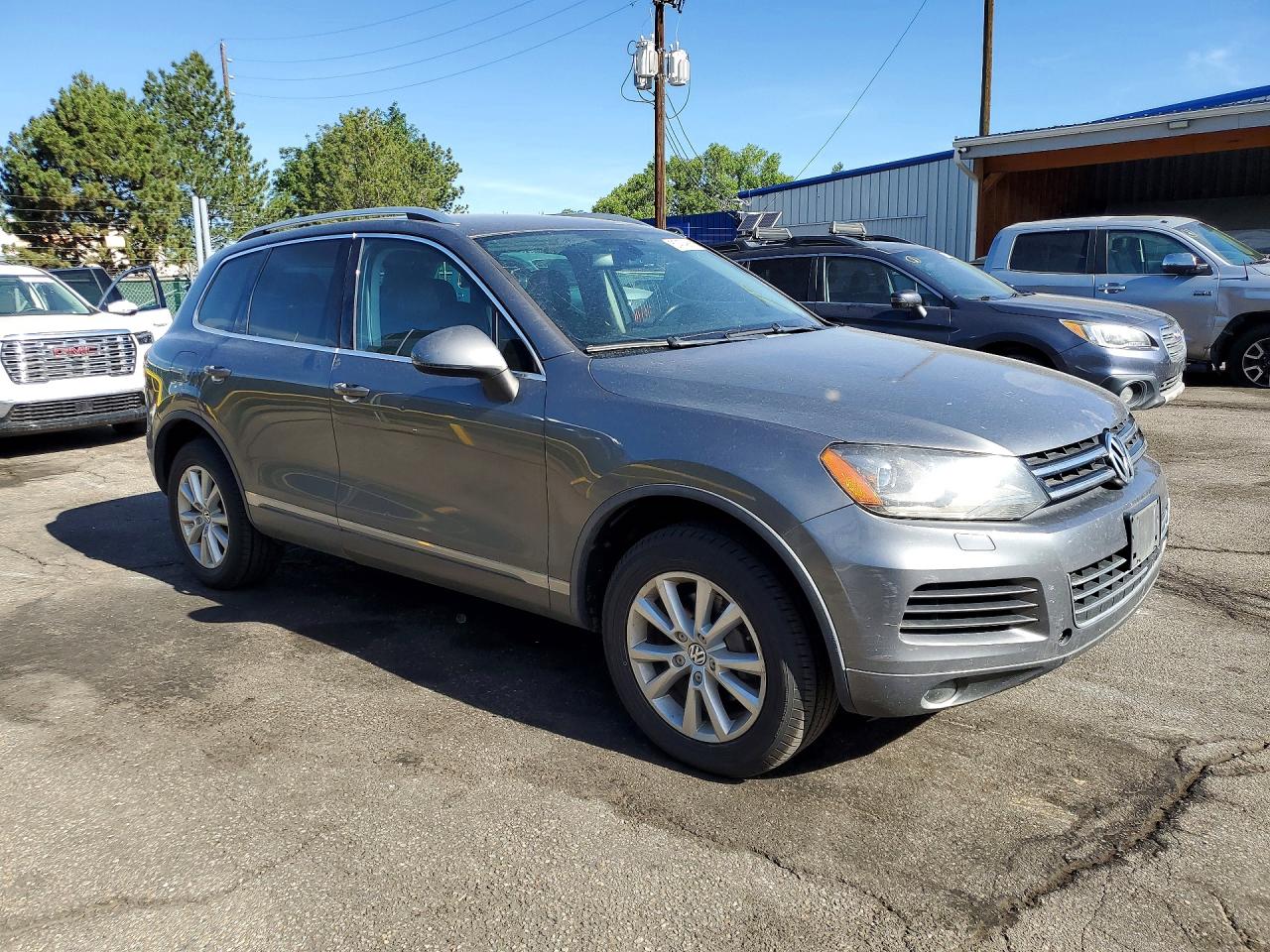 2014 Volkswagen Touareg V6 Серый vin: WVGEF9BP0ED013054