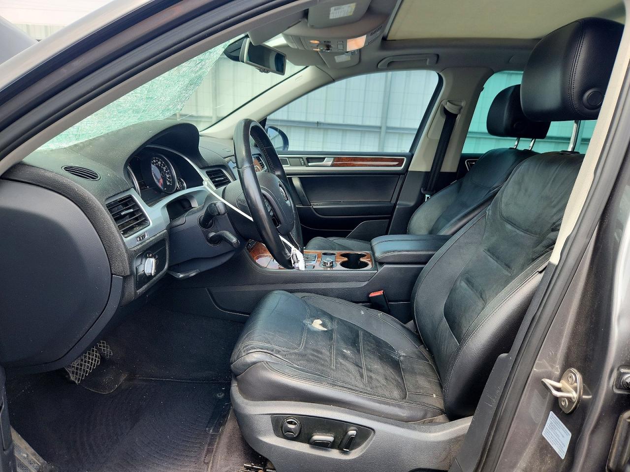 2012 Volkswagen Touareg V6 Gray vin: WVGEF9BP1CD008538