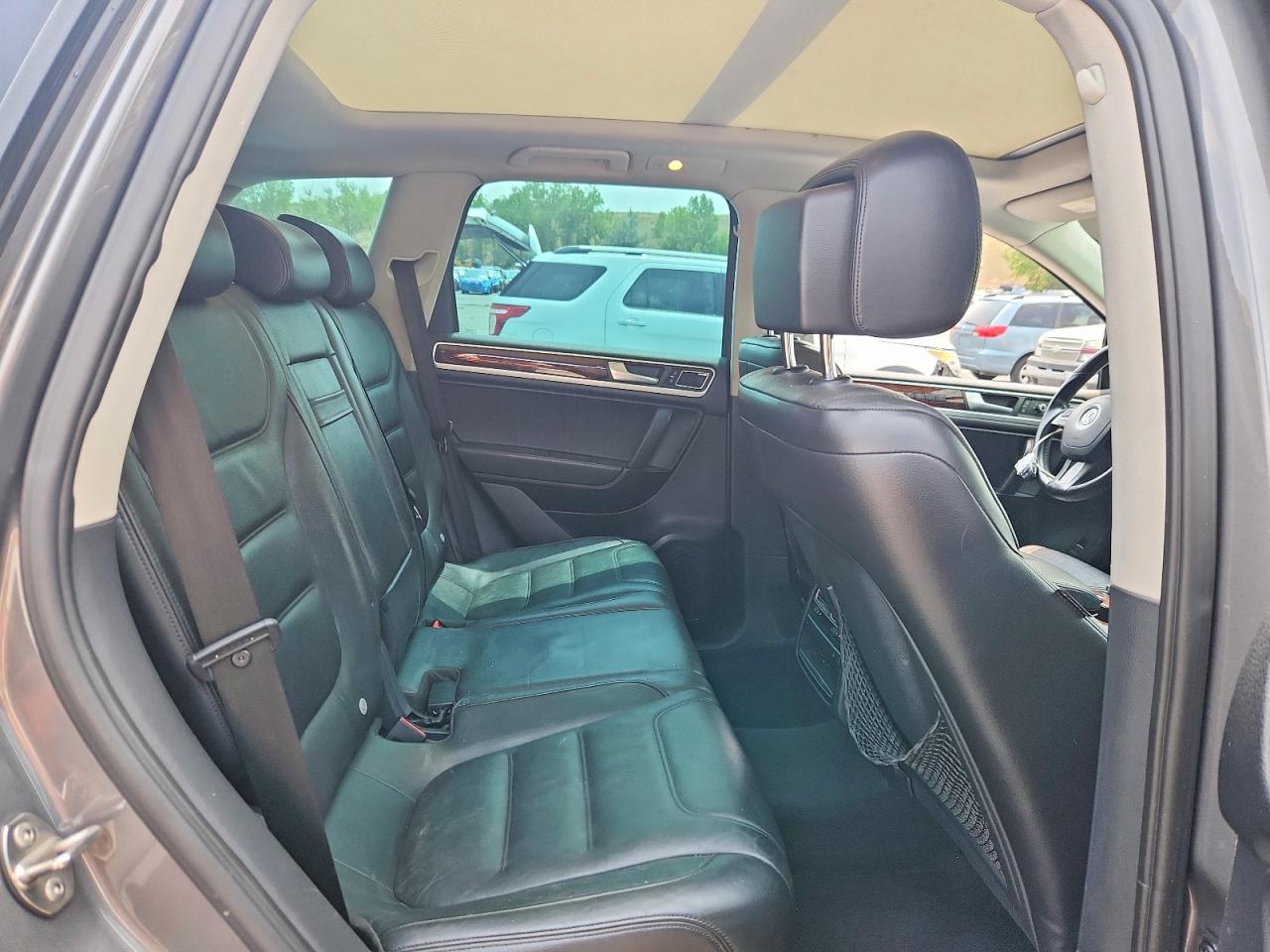 2012 Volkswagen Touareg V6 Gray vin: WVGEF9BP1CD008538