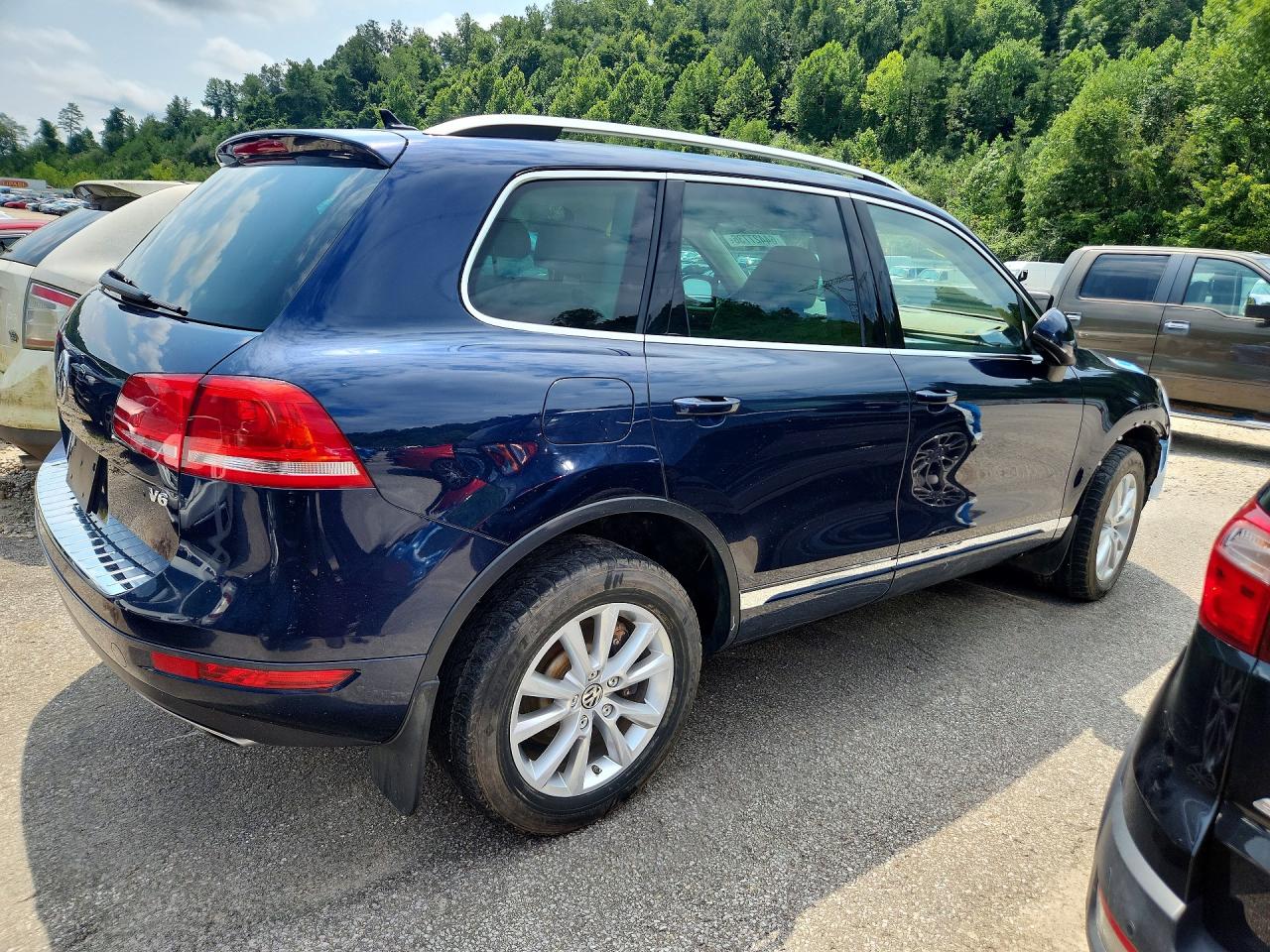 2014 Volkswagen Touareg V6 Синий vin: WVGEF9BP1ED013631