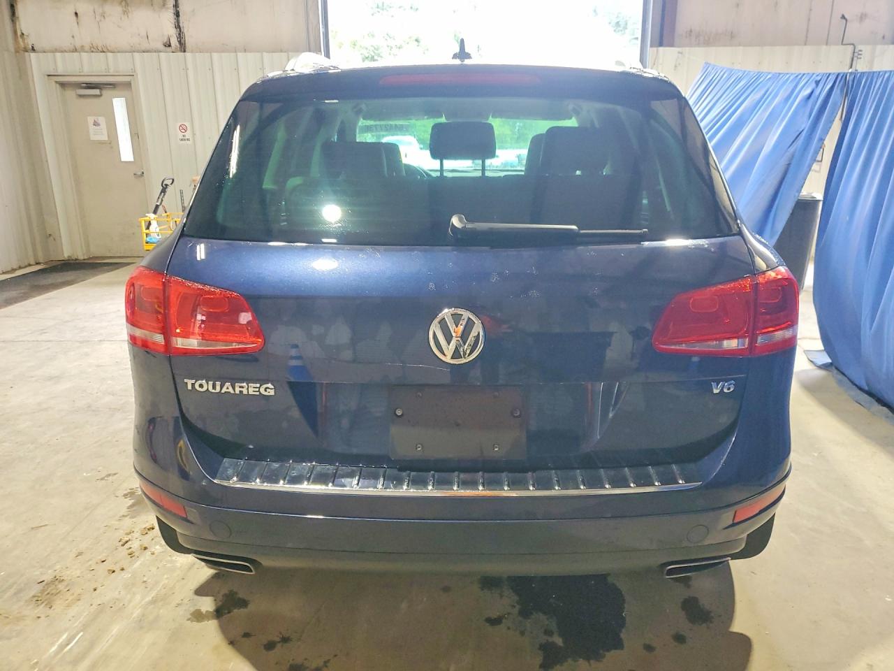 2014 Volkswagen Touareg V6 Синий vin: WVGEF9BP1ED013631