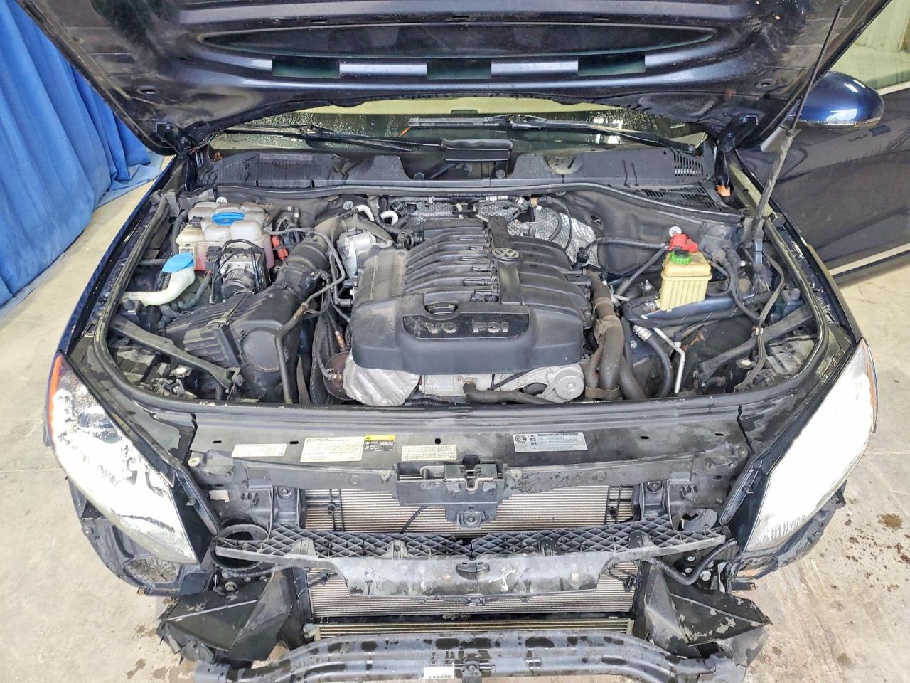 2014 Volkswagen Touareg V6 Синий vin: WVGEF9BP1ED013631
