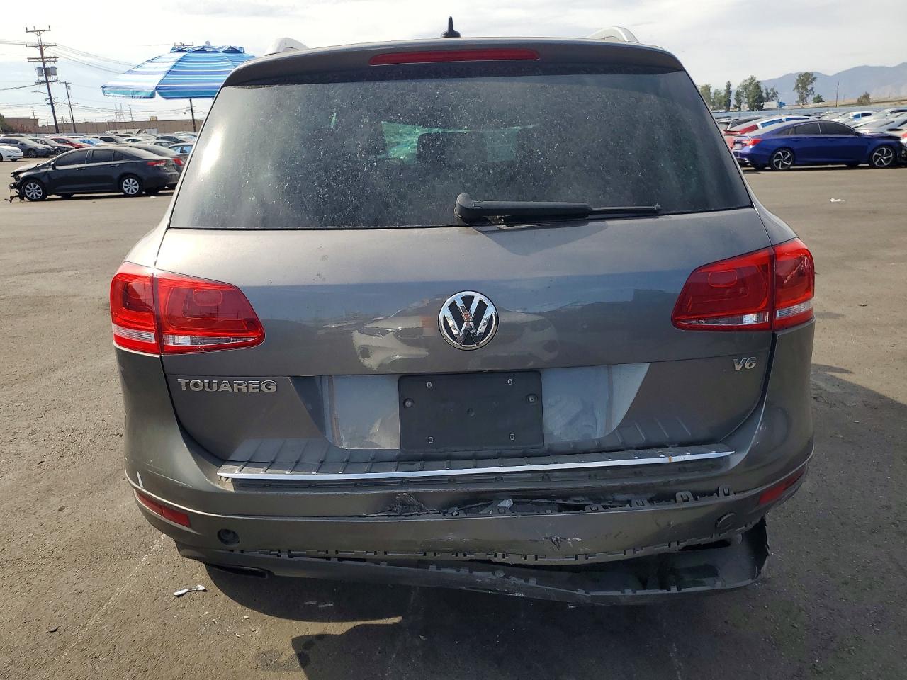 2012 Volkswagen Touareg V6 Gray vin: WVGEF9BP2CD011934