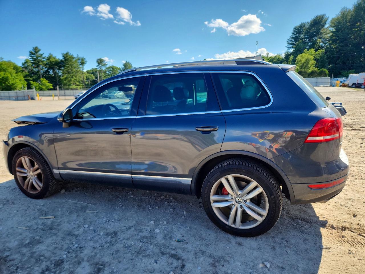 2013 Volkswagen Touareg V6 Black vin: WVGEF9BP2DD013295