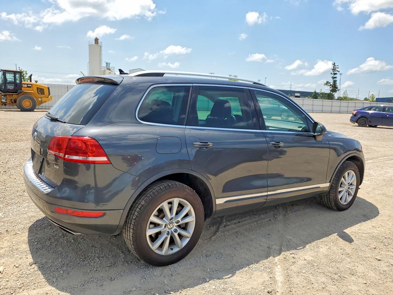 2014 Volkswagen Touareg V6 Gray vin: WVGEF9BP2ED003917