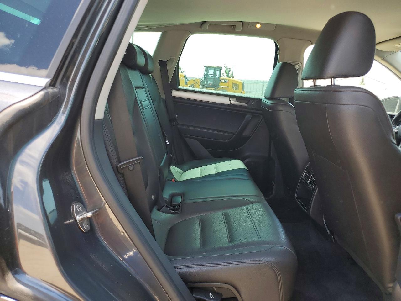 2014 Volkswagen Touareg V6 Gray vin: WVGEF9BP2ED003917