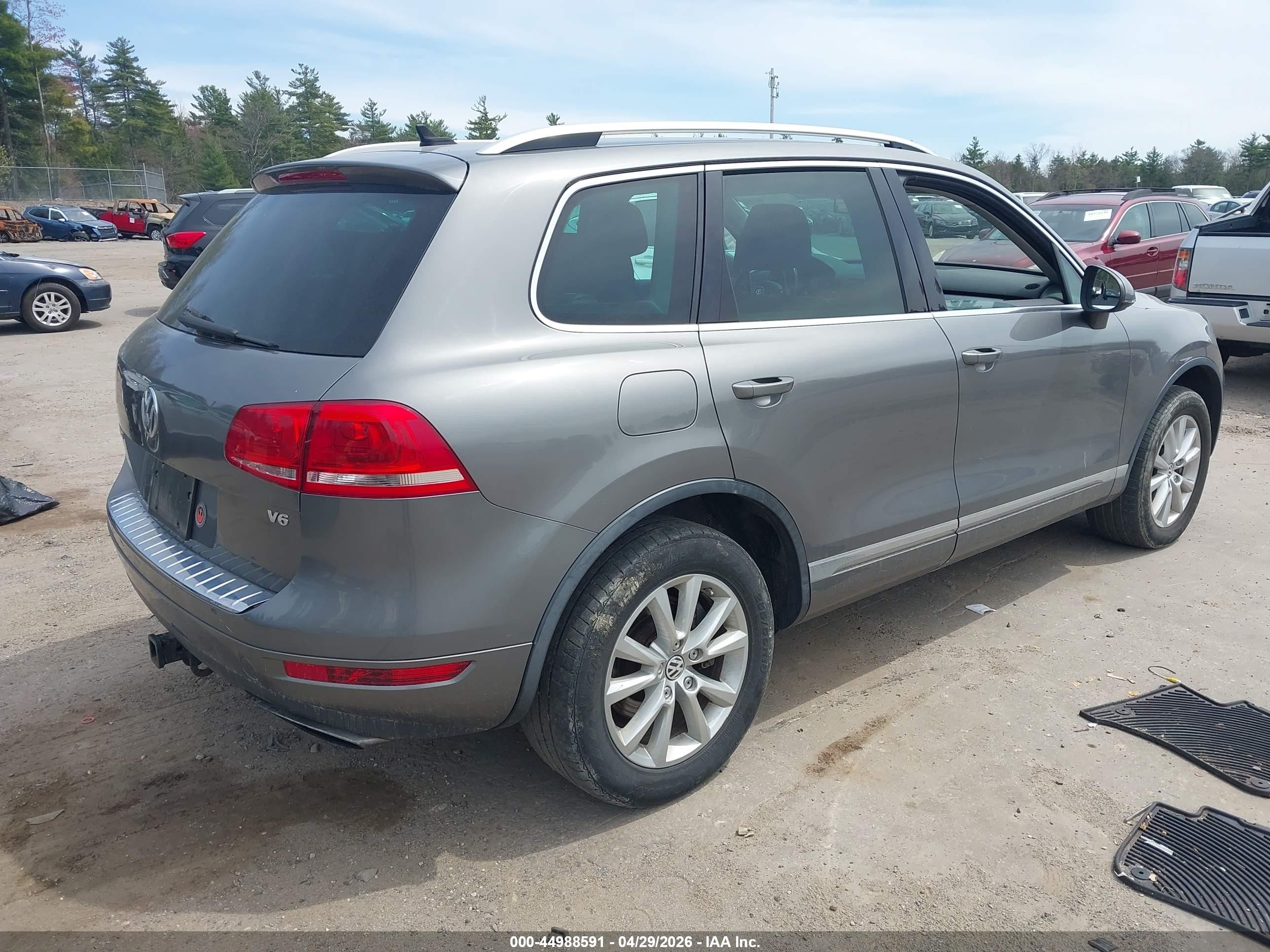 2014 Volkswagen Touareg 3.6l Sport Gray vin: WVGEF9BP2ED004727