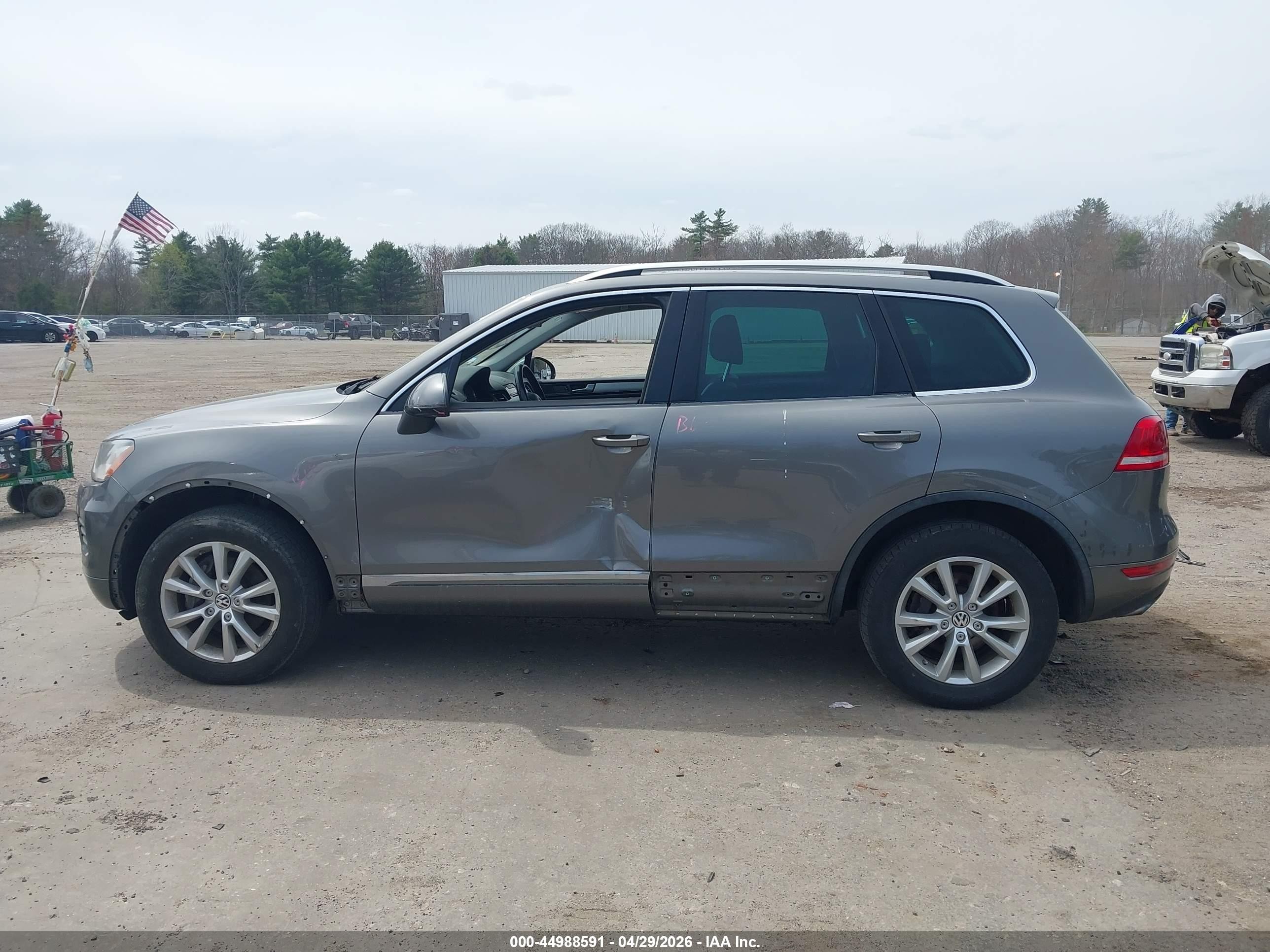 2014 Volkswagen Touareg 3.6l Sport Gray vin: WVGEF9BP2ED004727