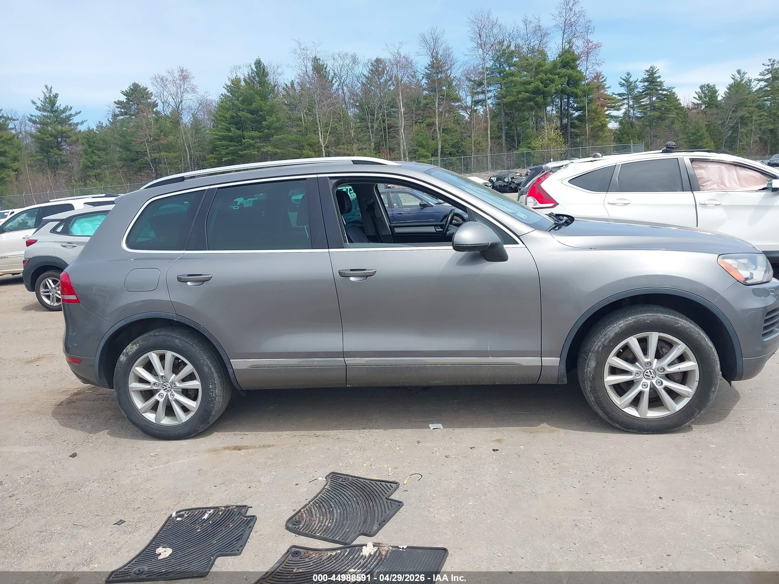 2014 Volkswagen Touareg 3.6l Sport Gray vin: WVGEF9BP2ED004727