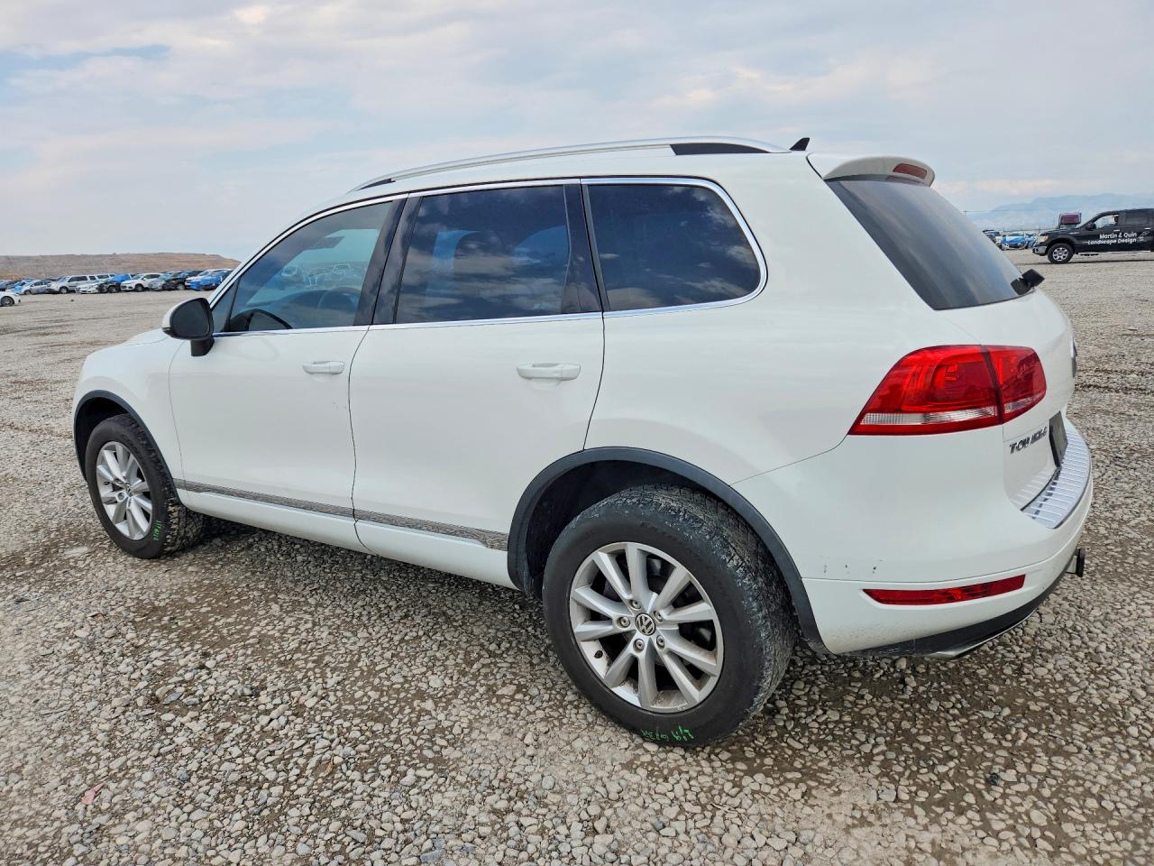 2014 Volkswagen Touareg V6 White vin: WVGEF9BP2ED008664