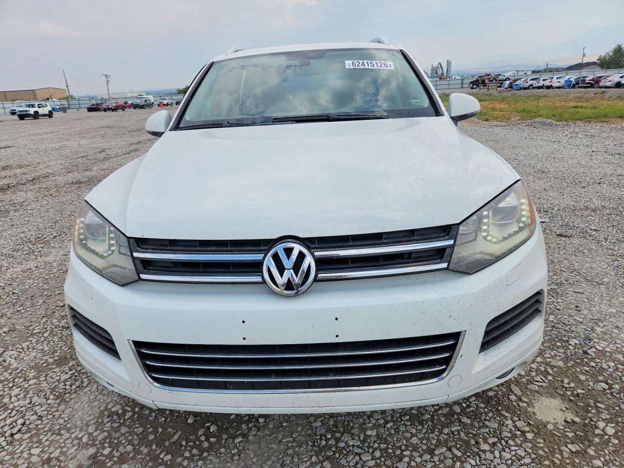 2014 Volkswagen Touareg V6 White vin: WVGEF9BP2ED008664