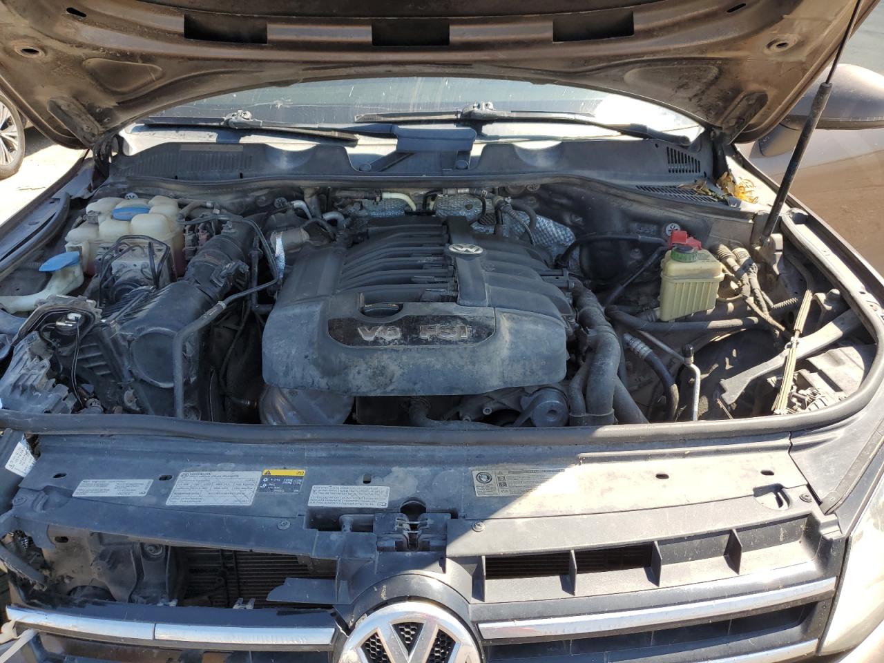 2014 Volkswagen Touareg V6 Brown vin: WVGEF9BP2ED011452