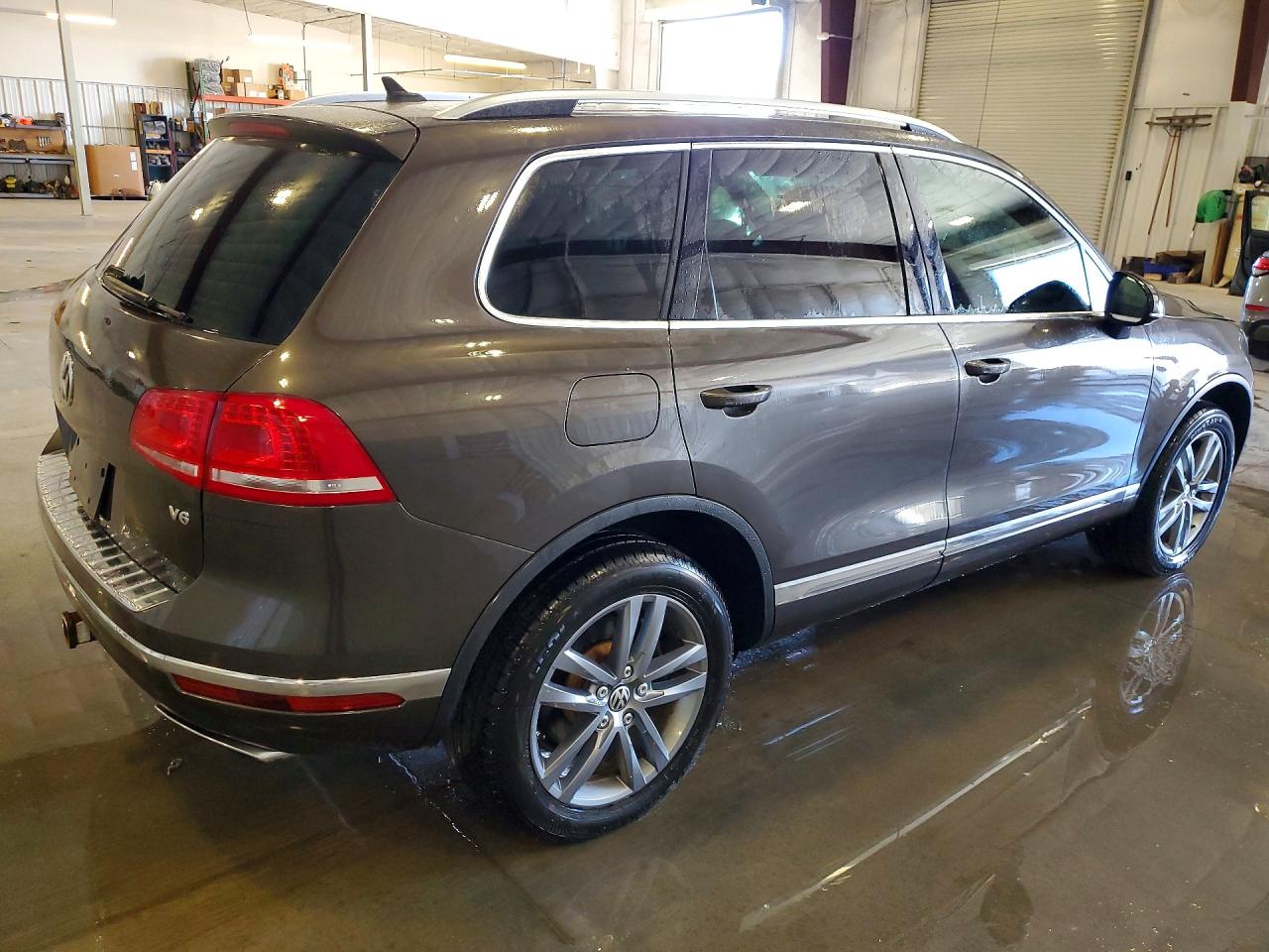 2015 Volkswagen Touareg V6 Brown vin: WVGEF9BP2FD001490