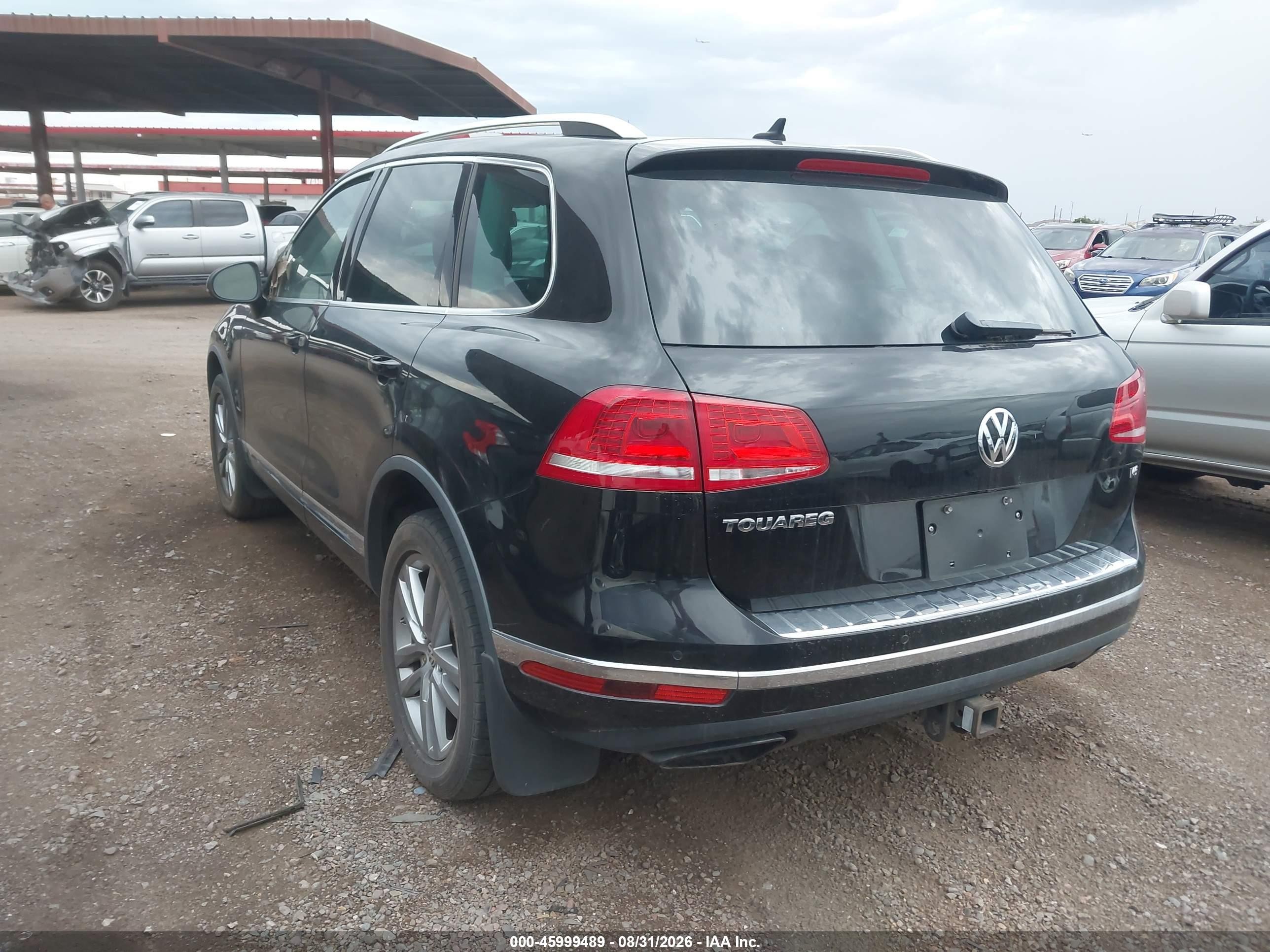 2015 Volkswagen Touareg V6 Lux Black vin: WVGEF9BP2FD003384