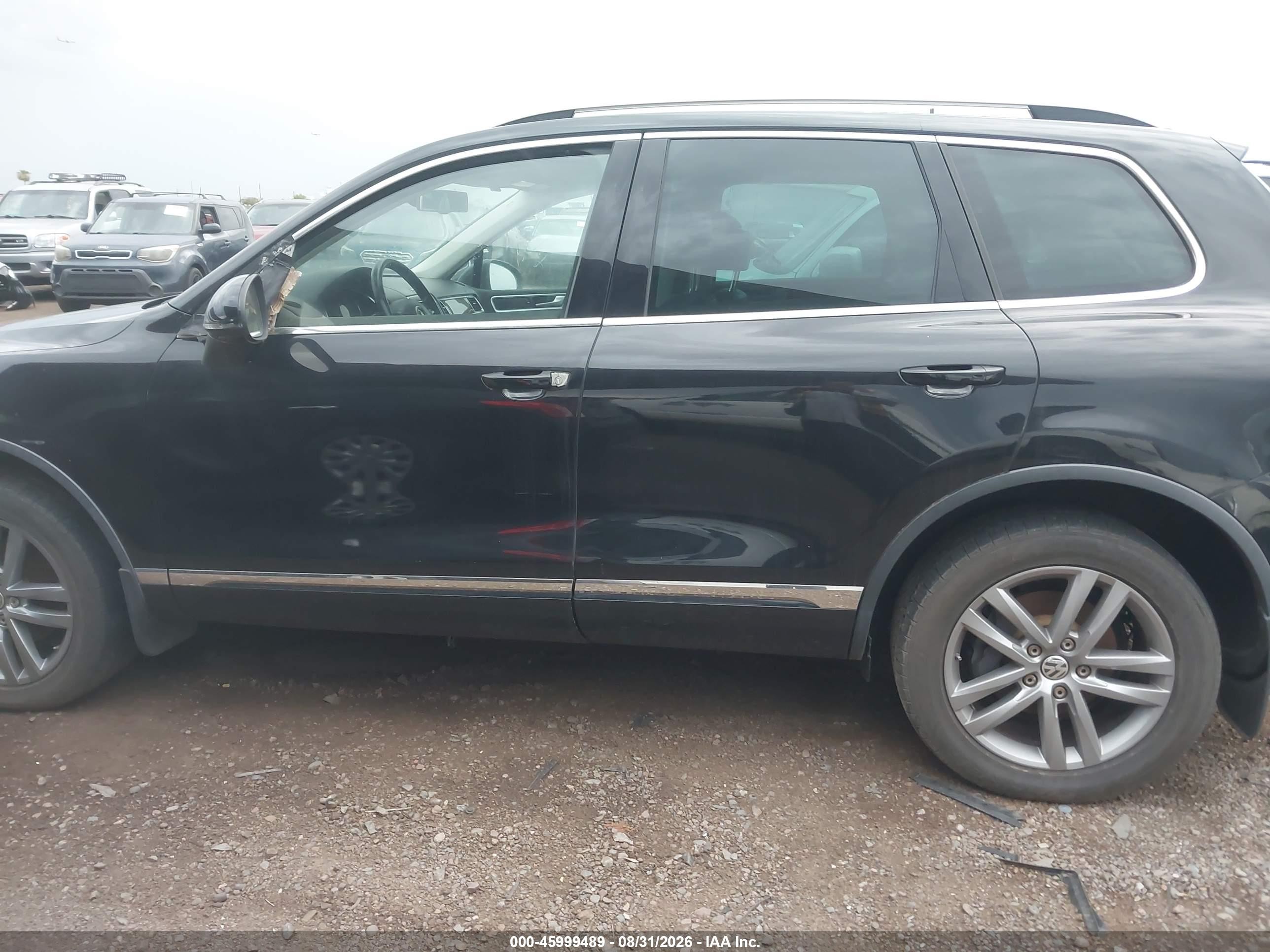 2015 Volkswagen Touareg V6 Lux Black vin: WVGEF9BP2FD003384