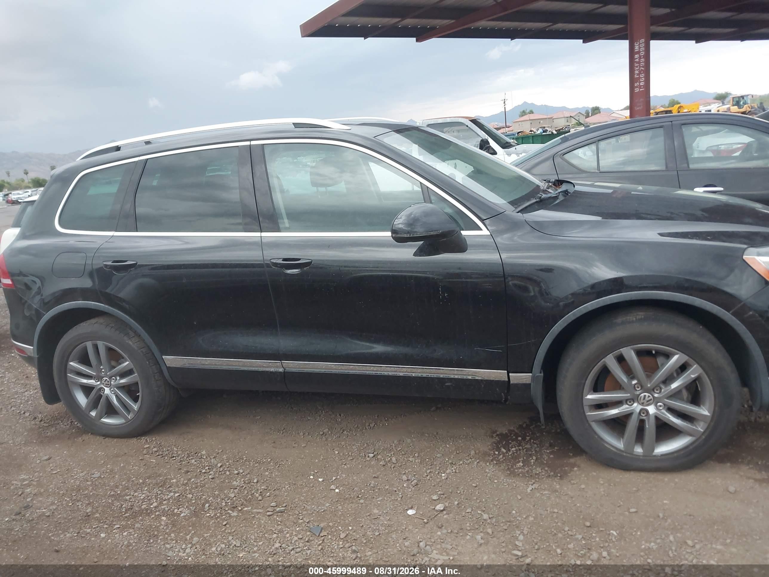 2015 Volkswagen Touareg V6 Lux Black vin: WVGEF9BP2FD003384