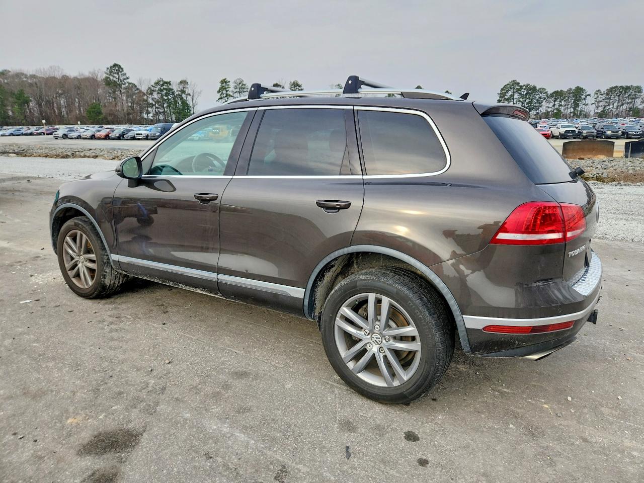2015 Volkswagen Touareg V6 Коричневый vin: WVGEF9BP2FD006642