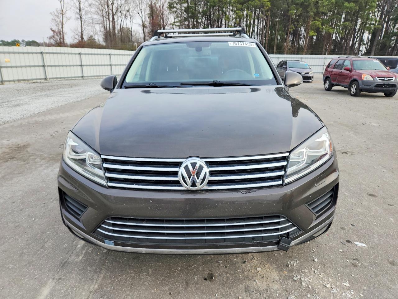 2015 Volkswagen Touareg V6 Коричневый vin: WVGEF9BP2FD006642
