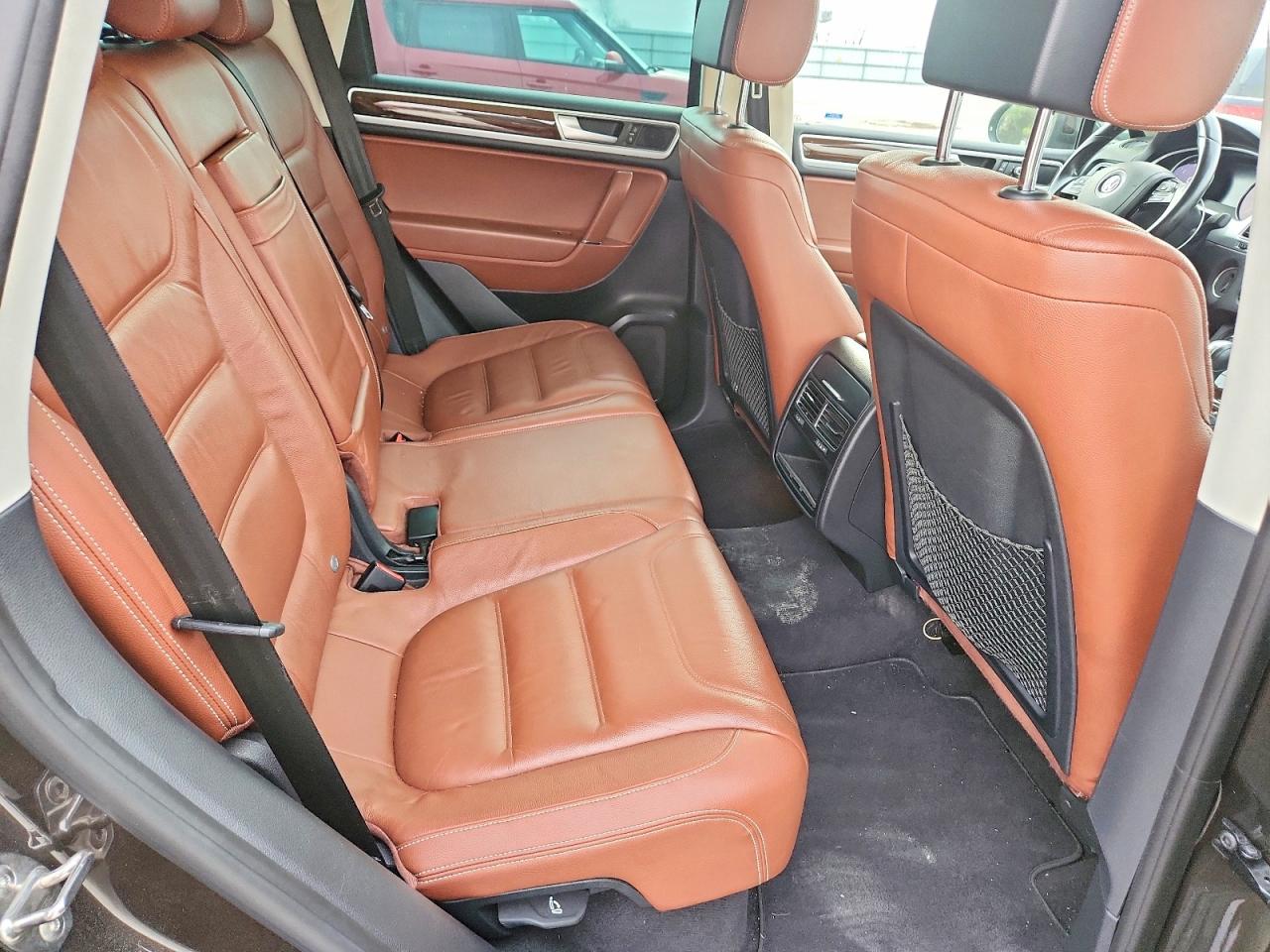 2015 Volkswagen Touareg V6 Коричневый vin: WVGEF9BP2FD006642