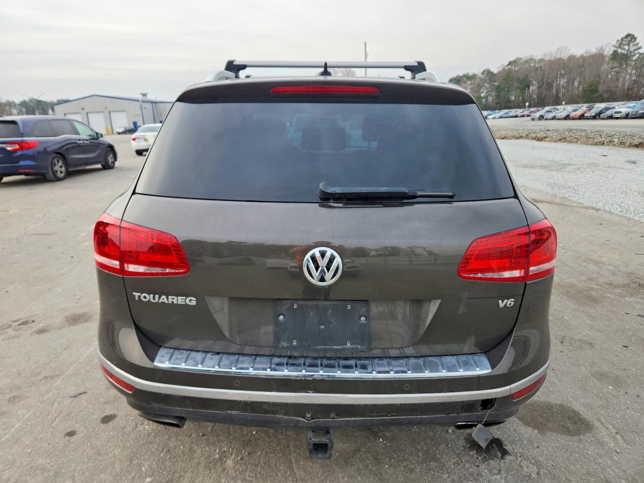 2015 Volkswagen Touareg V6 Коричневый vin: WVGEF9BP2FD006642