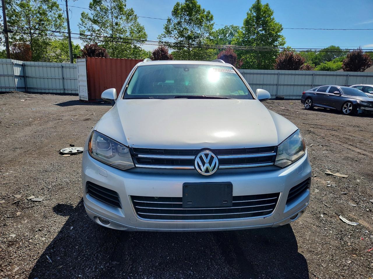 2012 Volkswagen Touareg V6 Silver vin: WVGEF9BP3CD010632