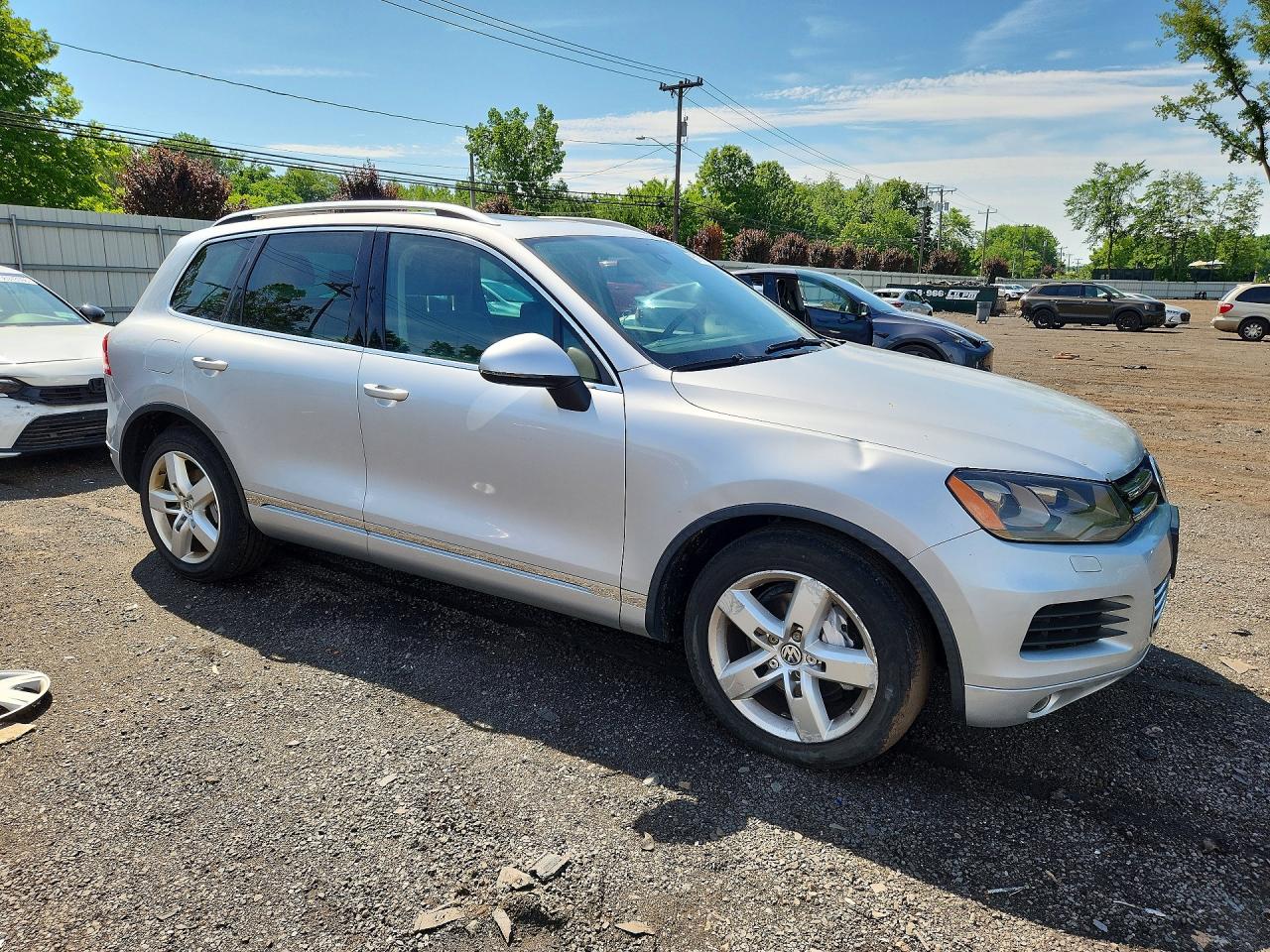 2012 Volkswagen Touareg V6 Silver vin: WVGEF9BP3CD010632