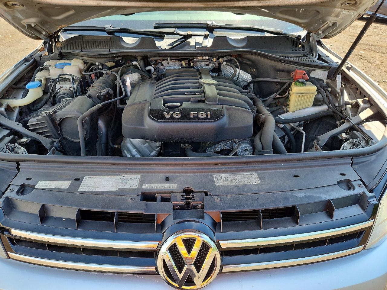 2012 Volkswagen Touareg V6 Silver vin: WVGEF9BP3CD010632