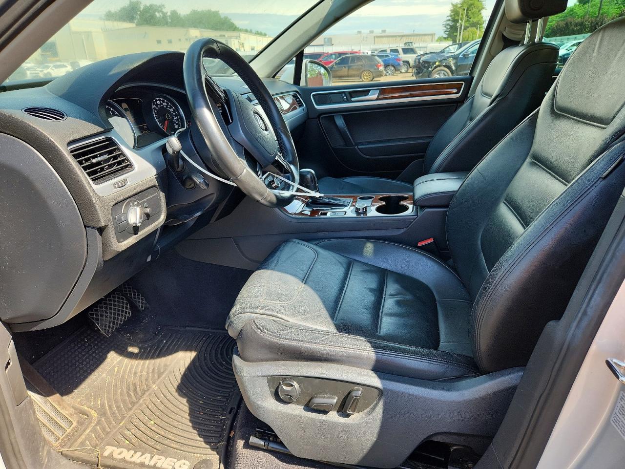 2012 Volkswagen Touareg V6 Silver vin: WVGEF9BP3CD010632