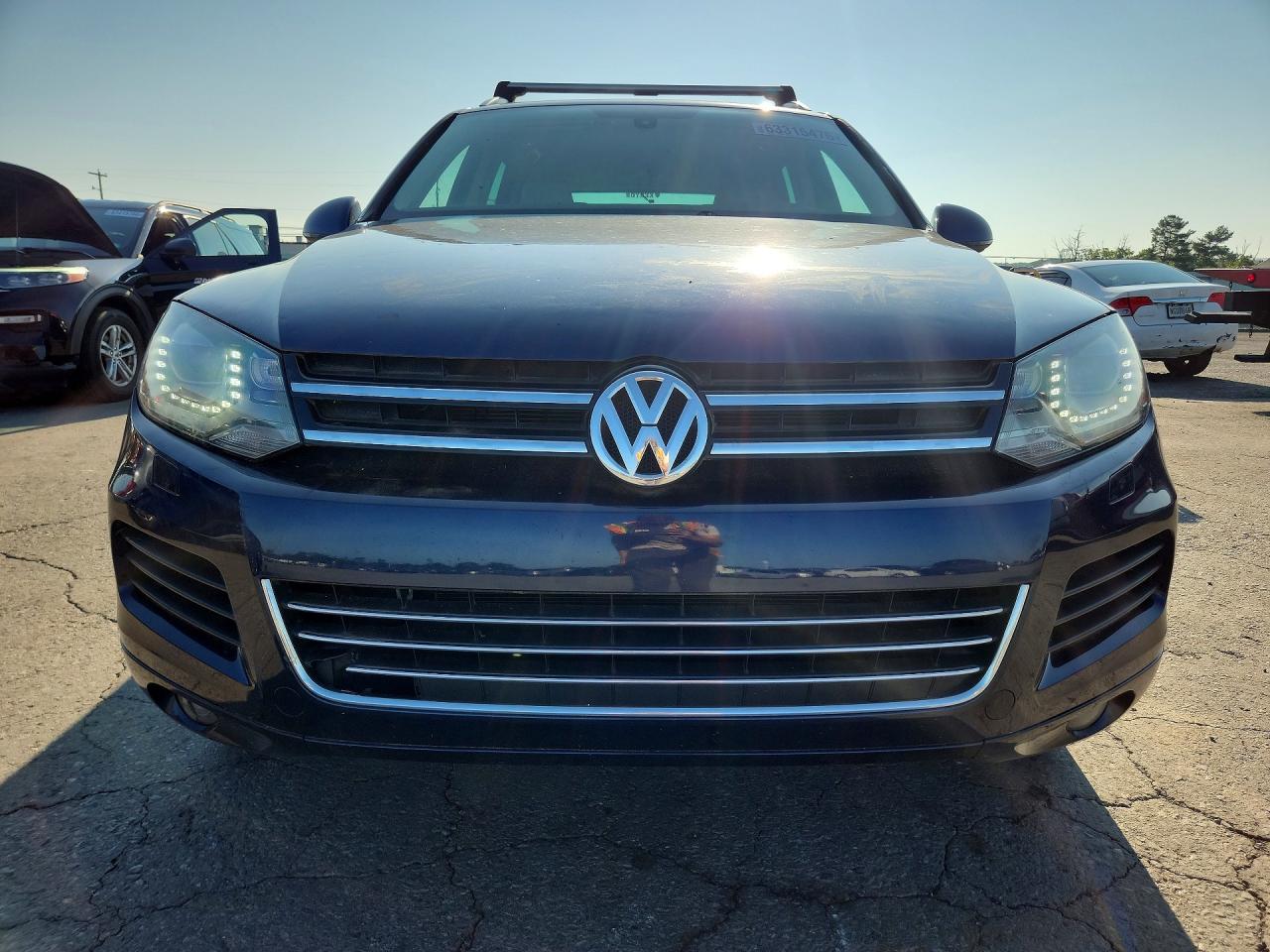 2013 Volkswagen Touareg V6 Синий vin: WVGEF9BP3DD001589