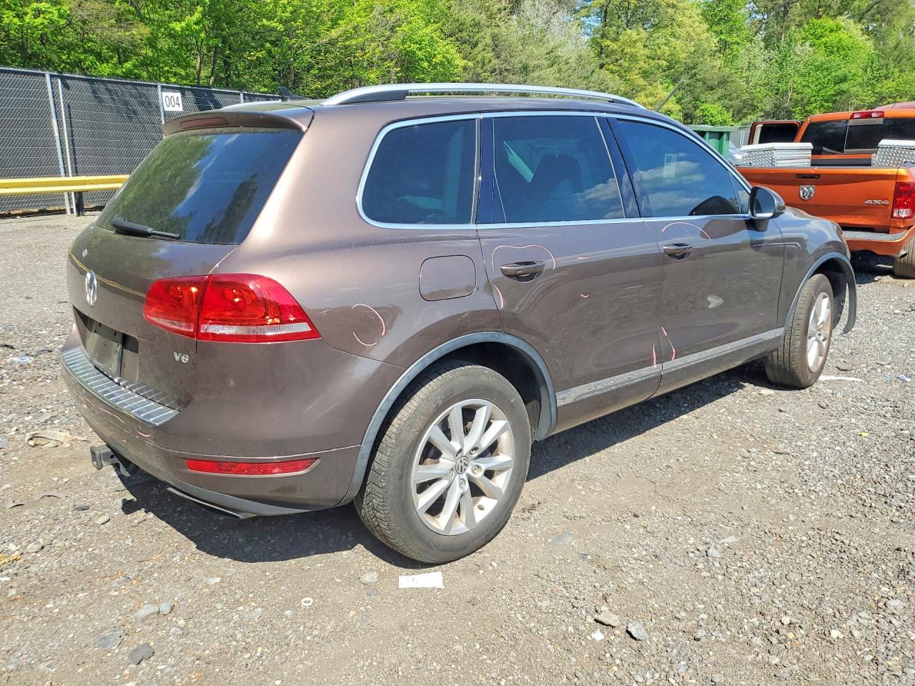 2014 Volkswagen Touareg V6 Коричневый vin: WVGEF9BP3ED001206