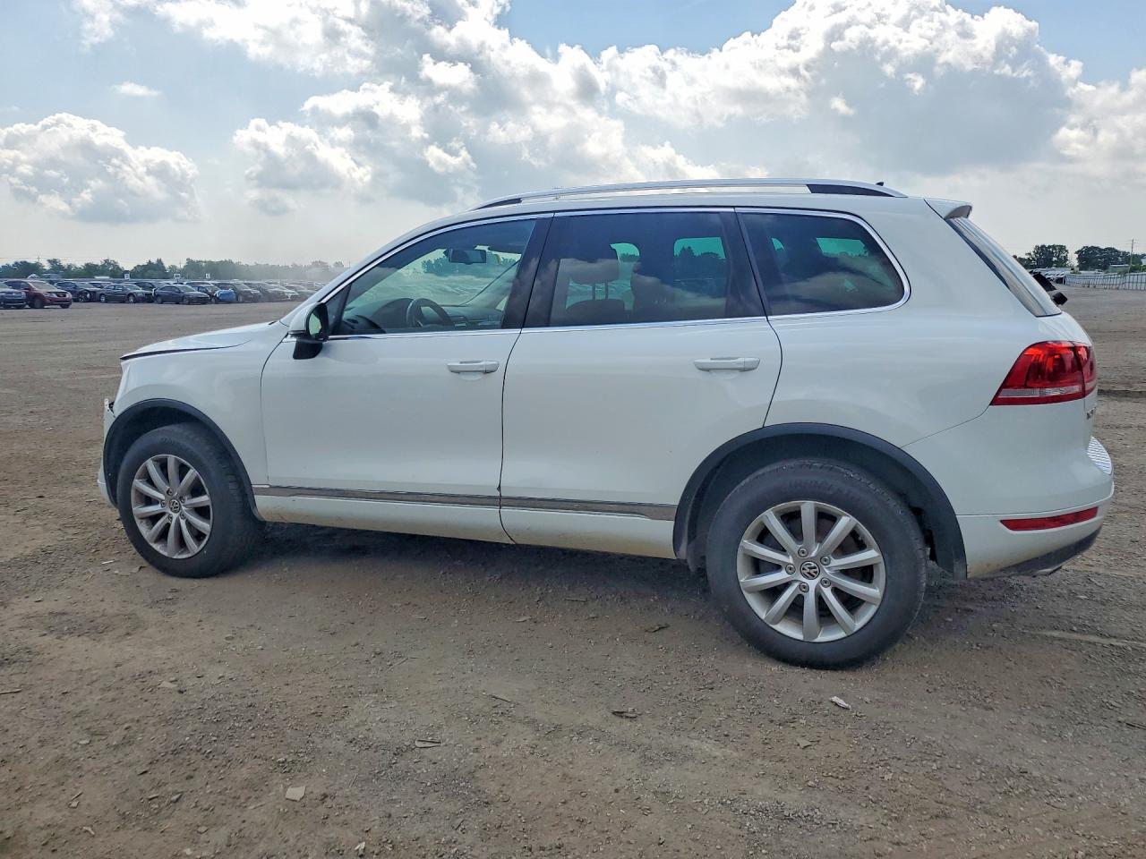 2014 Volkswagen Touareg Tdi White vin: WVGEF9BP3ED006728
