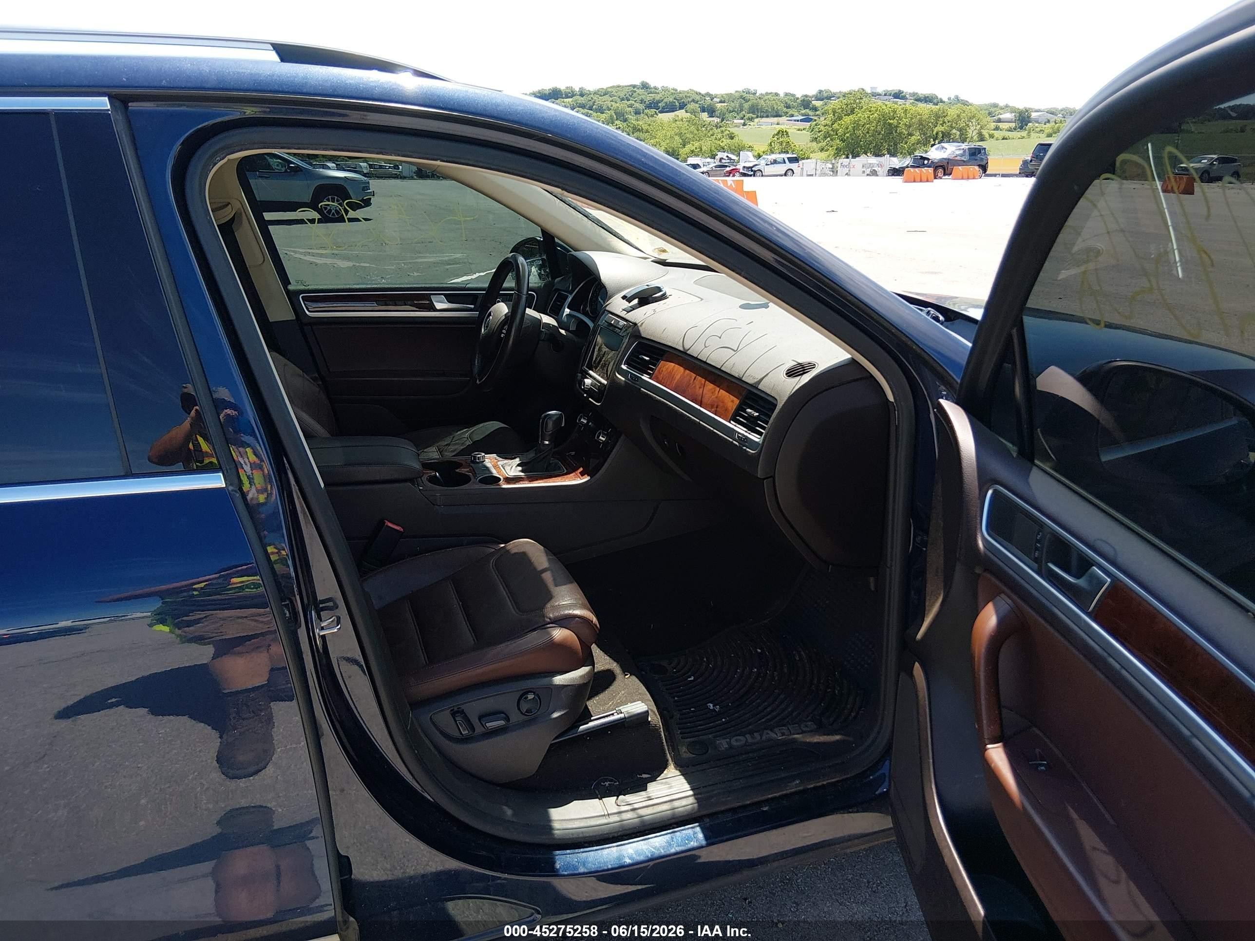 2014 Volkswagen Touareg 3.6l Lux Синий vin: WVGEF9BP3ED007359