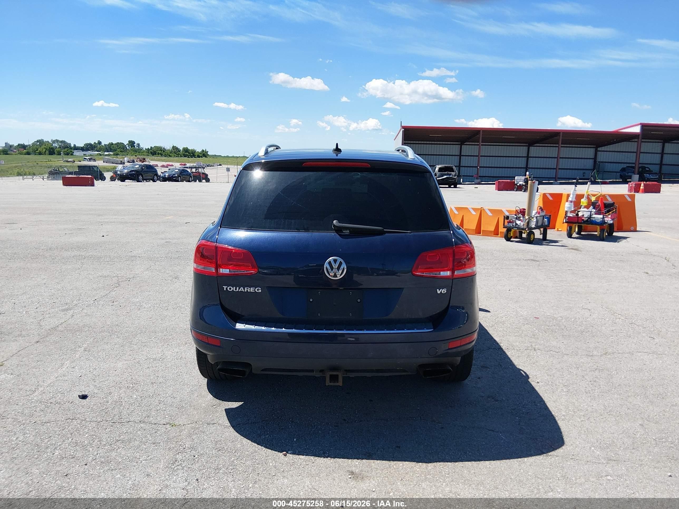 2014 Volkswagen Touareg 3.6l Lux Синий vin: WVGEF9BP3ED007359
