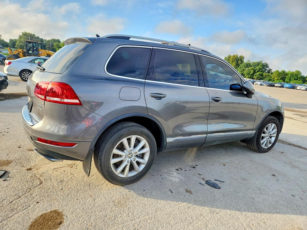 2014 Volkswagen Touareg V6 Gray vin: WVGEF9BP3ED007586