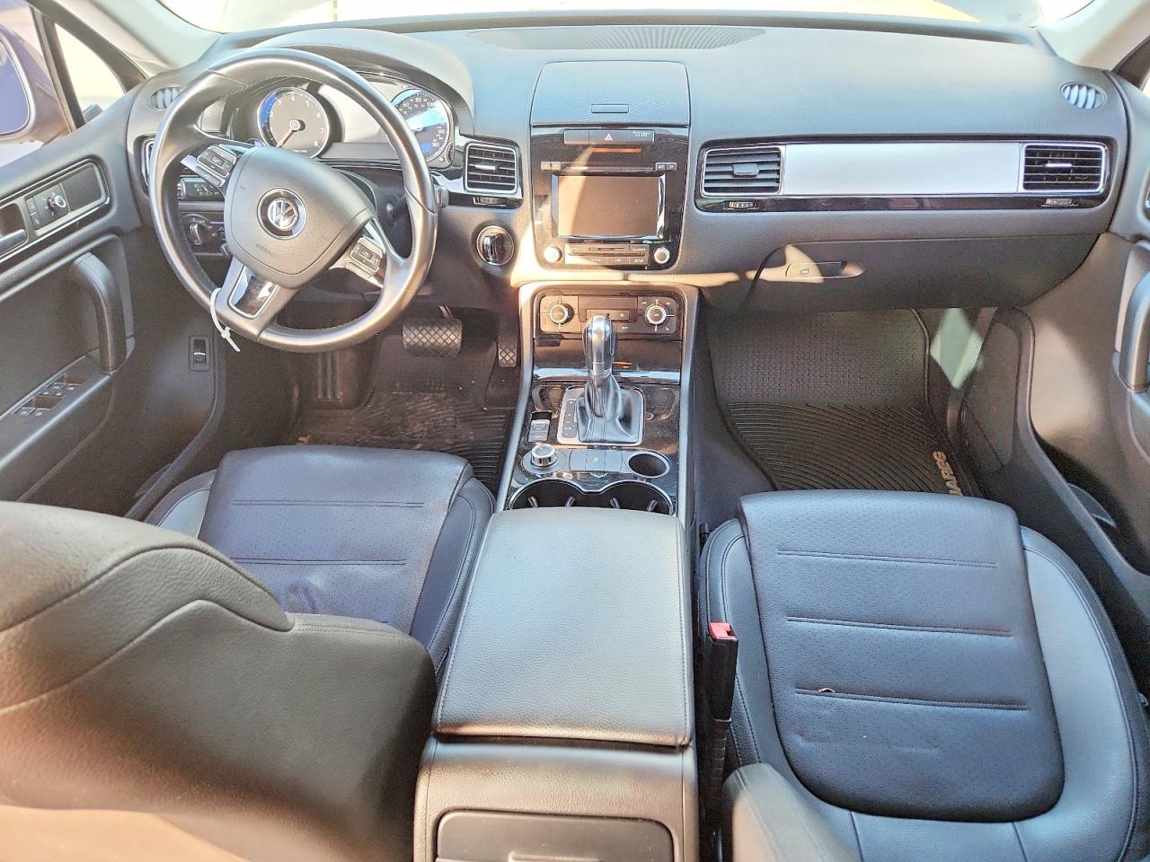 2014 Volkswagen Touareg V6 Gray vin: WVGEF9BP3ED007586