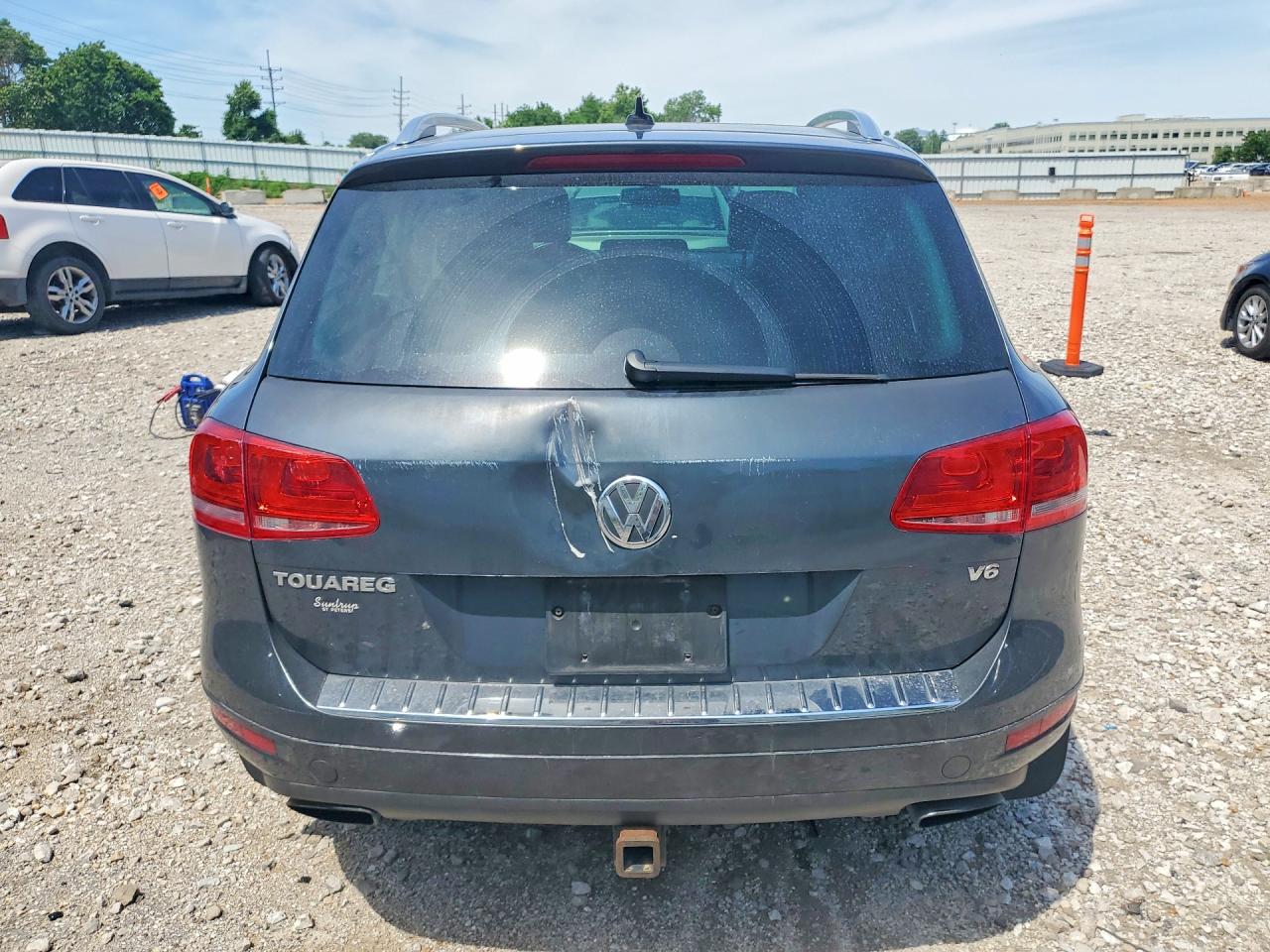 2014 Volkswagen Touareg V6 Black vin: WVGEF9BP3ED012450